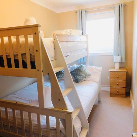 Beautiful 3 Bedroom Apt, Mins From Glasgow Airport, M8 & Sec Paisley Exteriör bild