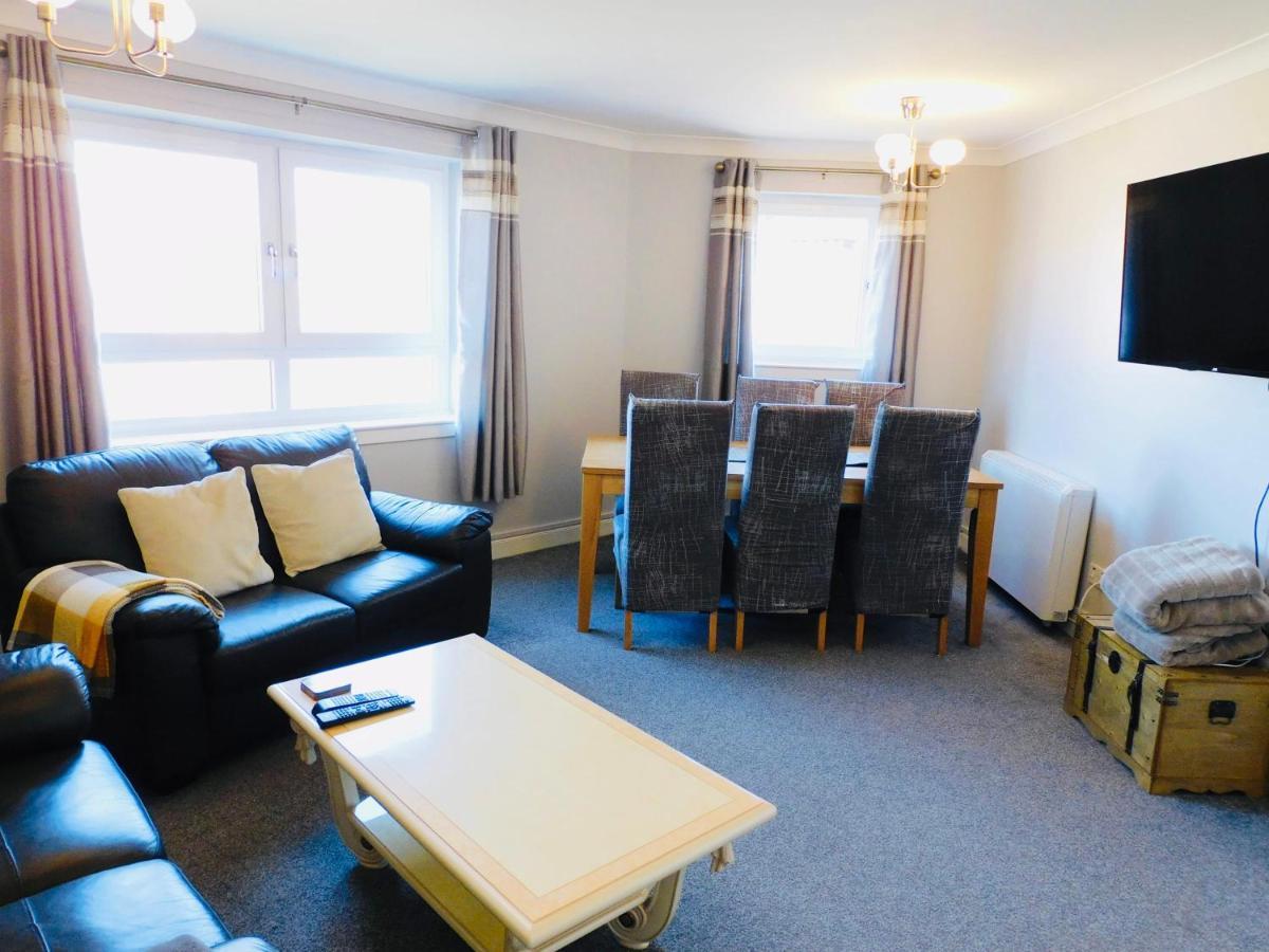 Beautiful 3 Bedroom Apt, Mins From Glasgow Airport, M8 & Sec Paisley Exteriör bild