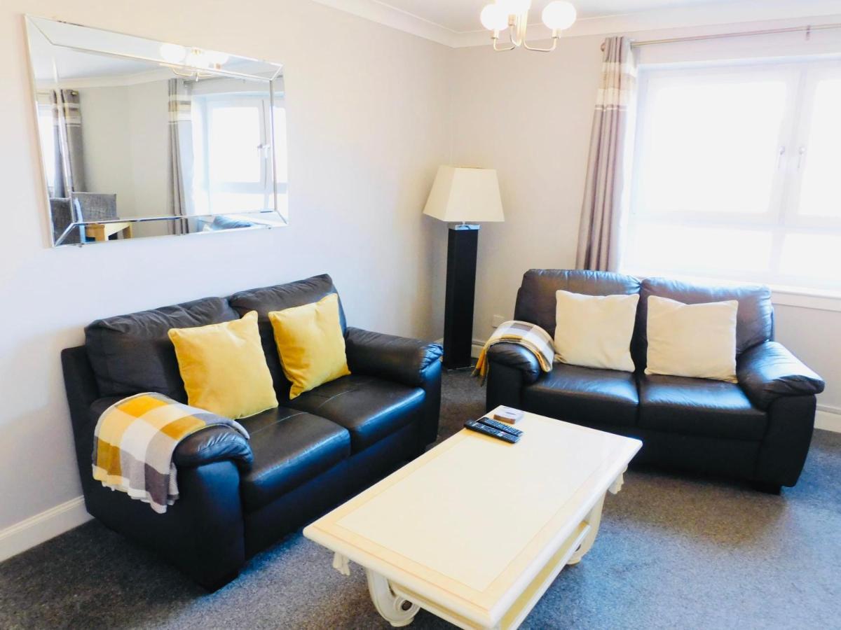 Beautiful 3 Bedroom Apt, Mins From Glasgow Airport, M8 & Sec Paisley Exteriör bild